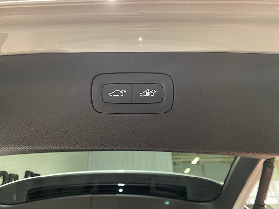 Volvo XC90 16 of 29