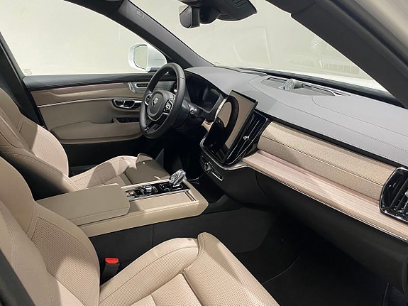 Volvo XC90 9 of 29