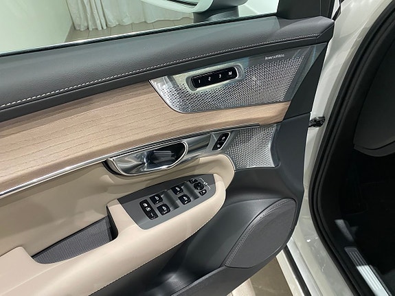 Volvo XC90 21 of 29