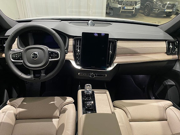 Volvo XC90 20 of 29