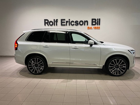 Volvo XC90 8 of 29