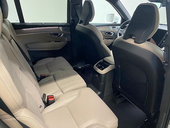 Volvo XC90 12 of 29