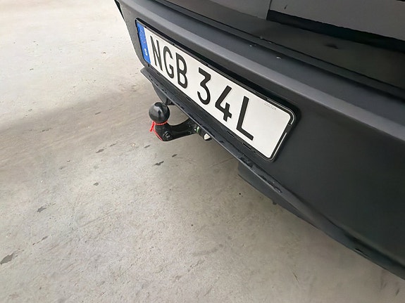 Tesla Model Y 9 of 30