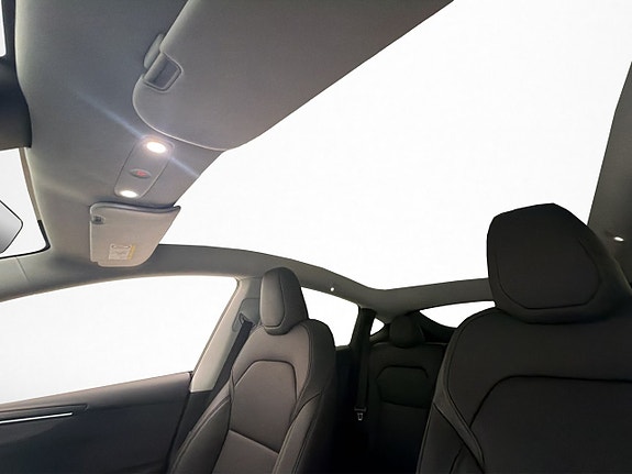 Tesla Model Y 12 of 30
