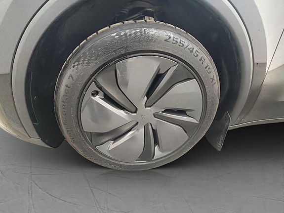Tesla Model Y 30 of 30