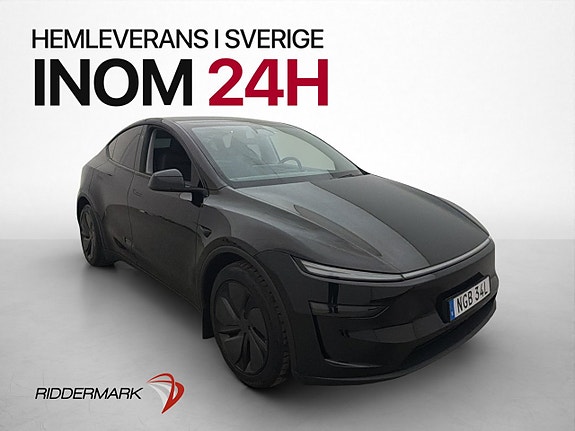 Tesla Model Y 4 of 30