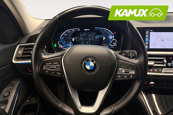 BMW 330e 13 of 25