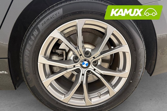 BMW 330e 8 of 25