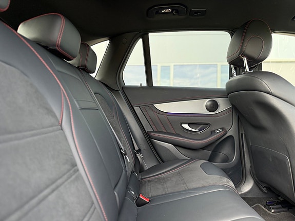 Mercedes-Benz GLC300 de 8 of 17