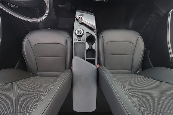 Kia EV6 14 of 27