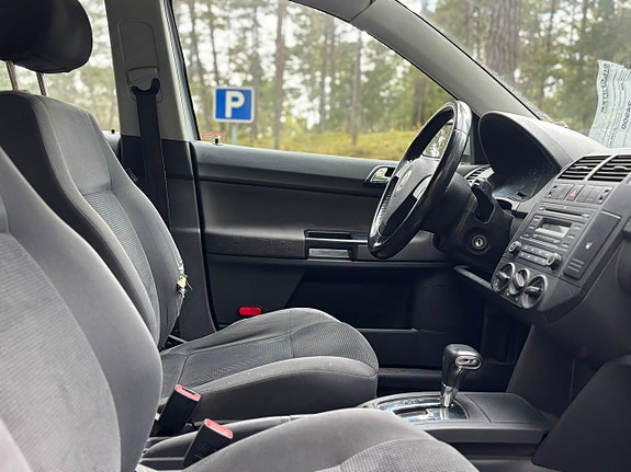 Volkswagen Polo 13 of 24