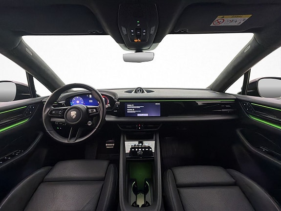 Porsche Macan Turbo 17 of 30