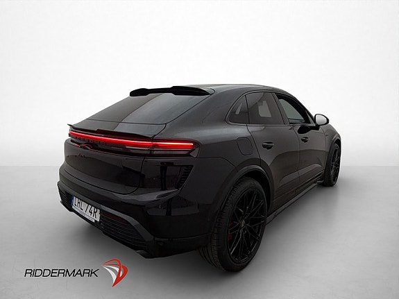 Porsche Macan Turbo 6 of 30