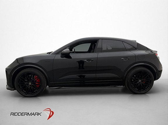 Porsche Macan Turbo 9 of 30