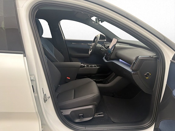 Volvo EX30 11 of 30