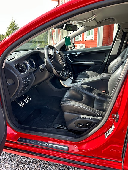 Volvo V60 7 of 7