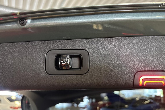 Mercedes-Benz E300 19 of 24