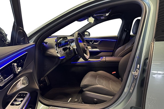 Mercedes-Benz E300 8 of 24