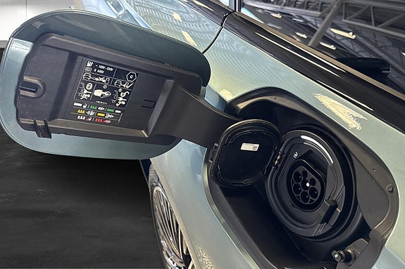 Mercedes-Benz E300 21 of 24