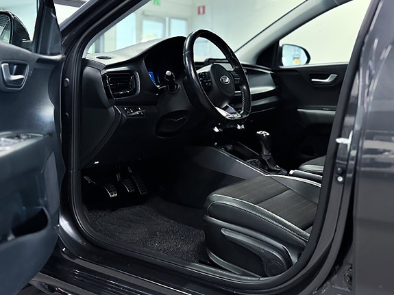 Kia Rio 9 of 18