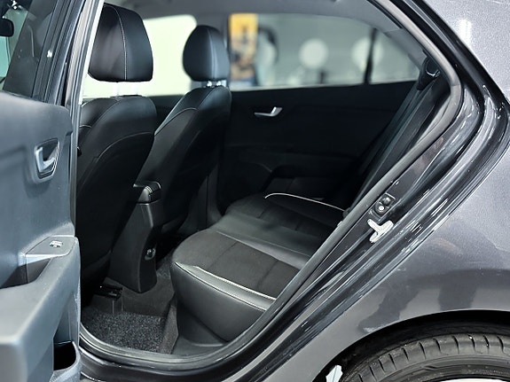 Kia Rio 13 of 18