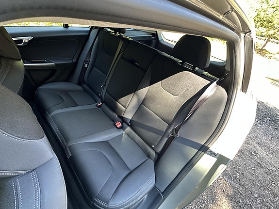 Volvo V60 8 of 20