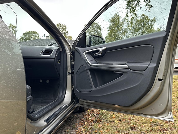 Volvo V60 13 of 20