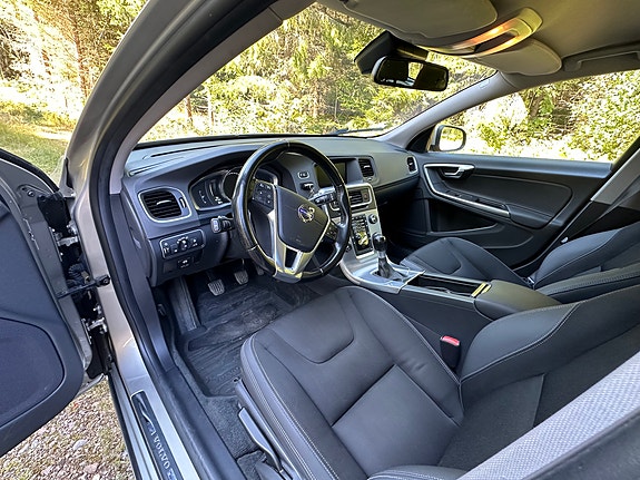 Volvo V60 7 of 20
