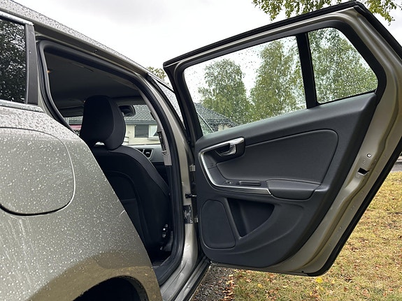 Volvo V60 14 of 20