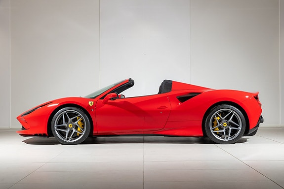 Ferrari F8 Tributo 2 of 19
