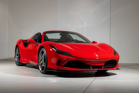 Ferrari F8 Tributo 11 of 19