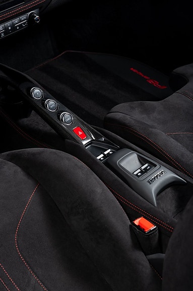 Ferrari F8 Tributo 15 of 19
