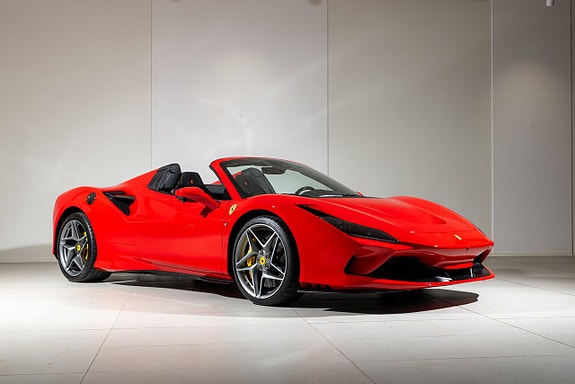 Ferrari F8 Tributo 10 of 19