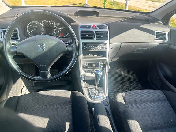 Peugeot 307 SW 6 of 9