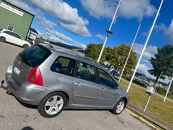 Peugeot 307 SW 4 of 9