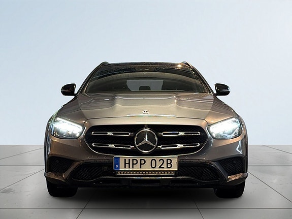 Mercedes-Benz E220 d 2 of 18