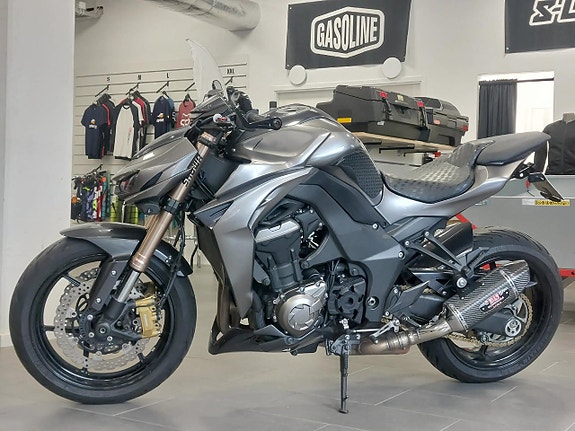 Kawasaki Z1000 2 of 11