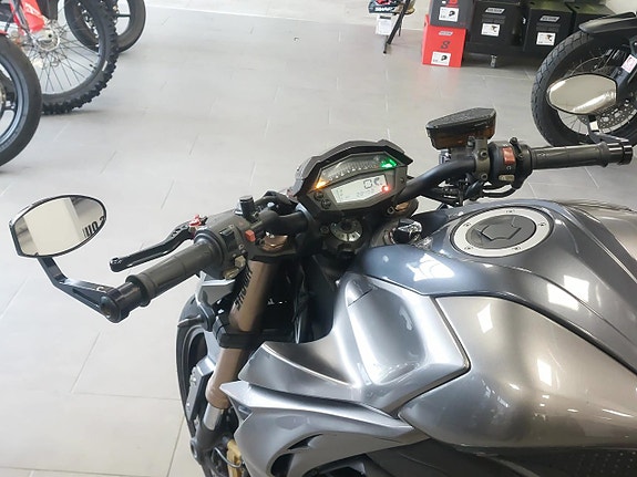 Kawasaki Z1000 6 of 11