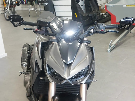 Kawasaki Z1000 4 of 11