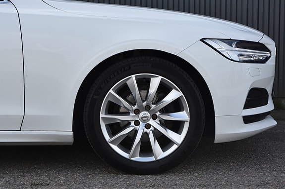 Volvo V90 4 of 21