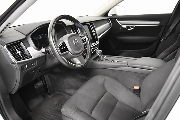 Volvo V90 10 of 21