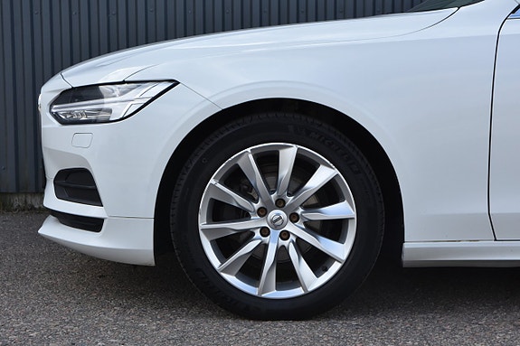 Volvo V90 5 of 21