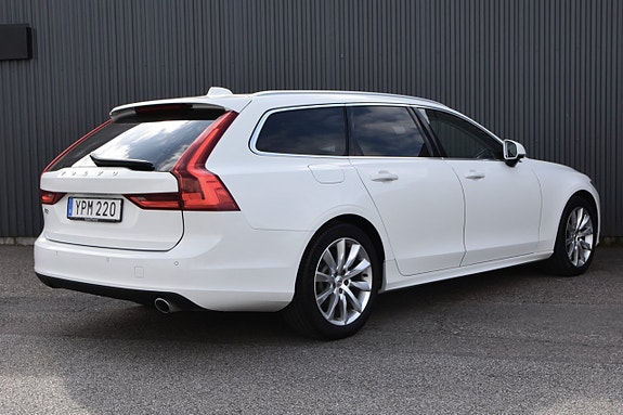 Volvo V90 2 of 21