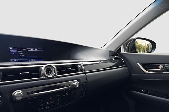 Lexus GS300h 13 of 15