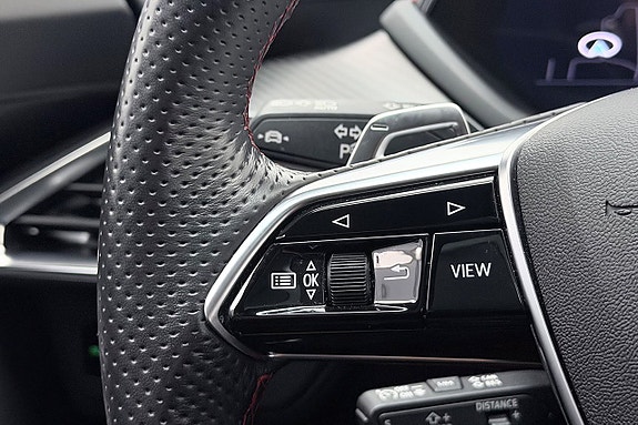 Audi e-tron GT 22 of 30