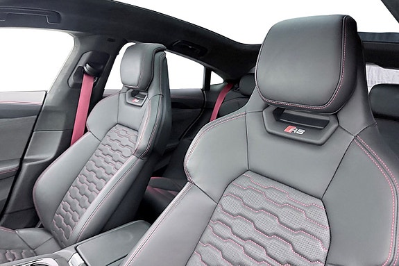 Audi e-tron GT 14 of 30