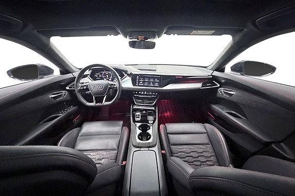Audi e-tron GT 18 of 30