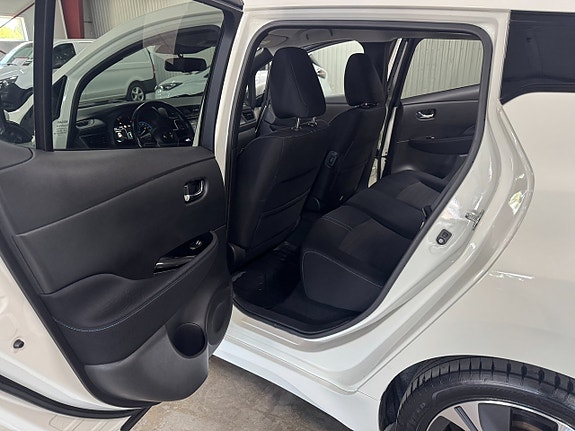 Nissan Leaf 10 of 25