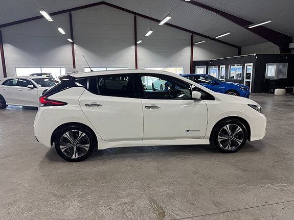 Nissan Leaf 8 of 25