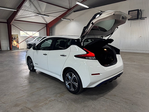Nissan Leaf 4 of 25
